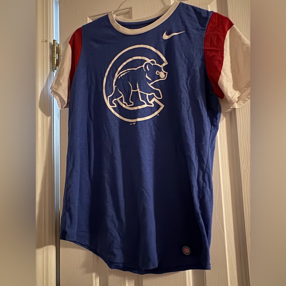 Cubs Nike tshirt - Picture 1 of 3